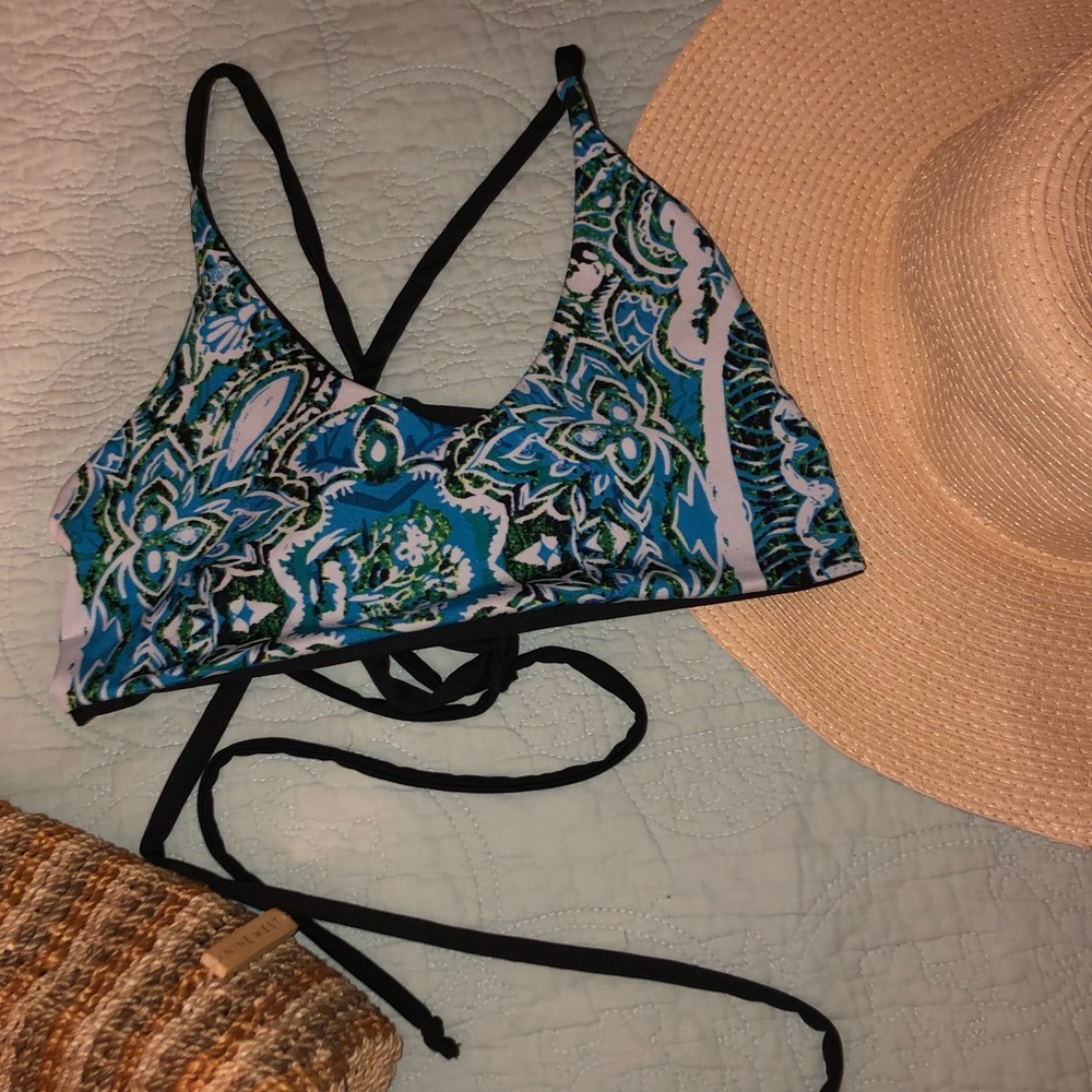 LACE UP BIKINI TOP